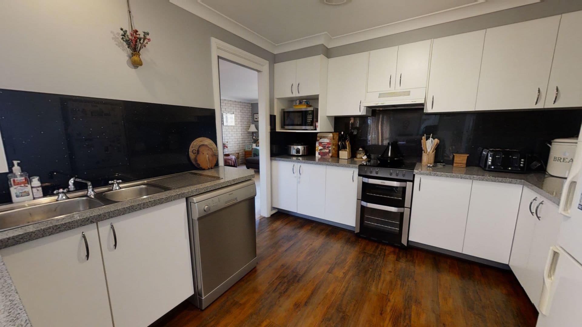 14 Avondale Drive Orange NSW, Orange - Thumbnail 4