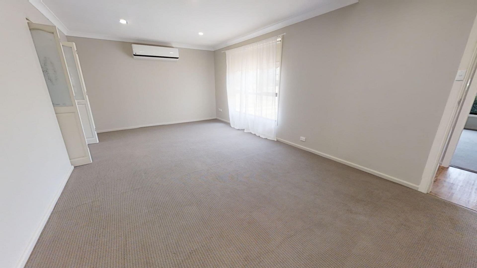 6 Matthews Avenue Orange NSW, Orange - Thumbnail 2