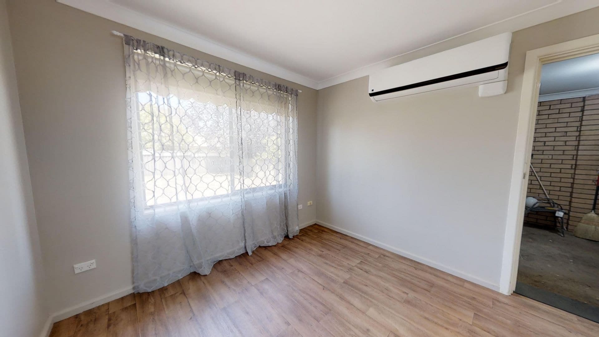6 Matthews Avenue Orange NSW, Orange - Thumbnail 5