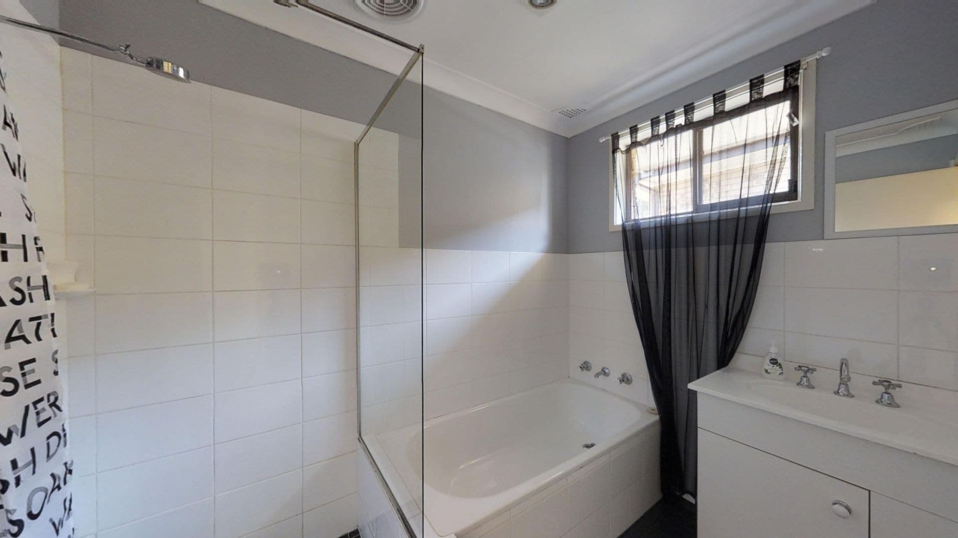 6 Matthews Avenue Orange NSW, Orange - Thumbnail 7