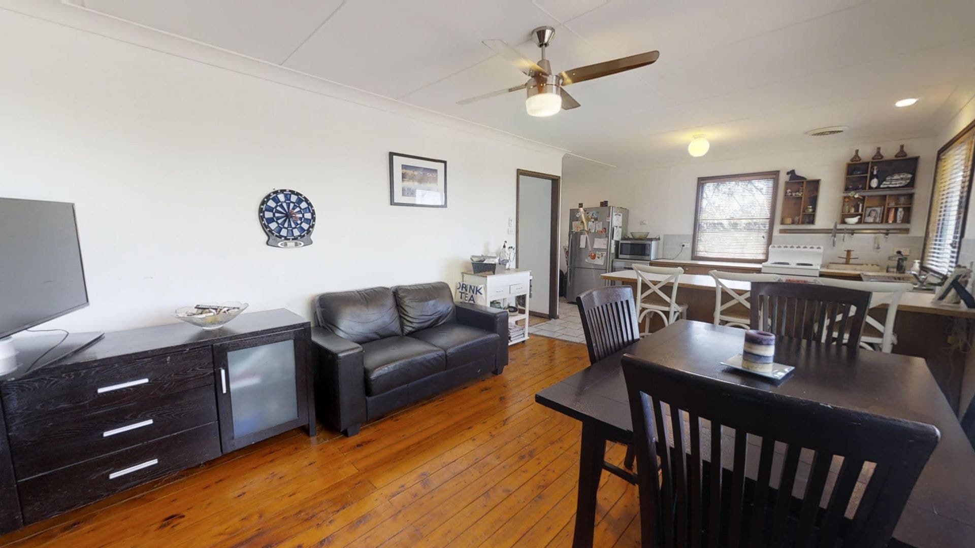 18 Carcoar Street Orange NSW, Orange - Thumbnail 2