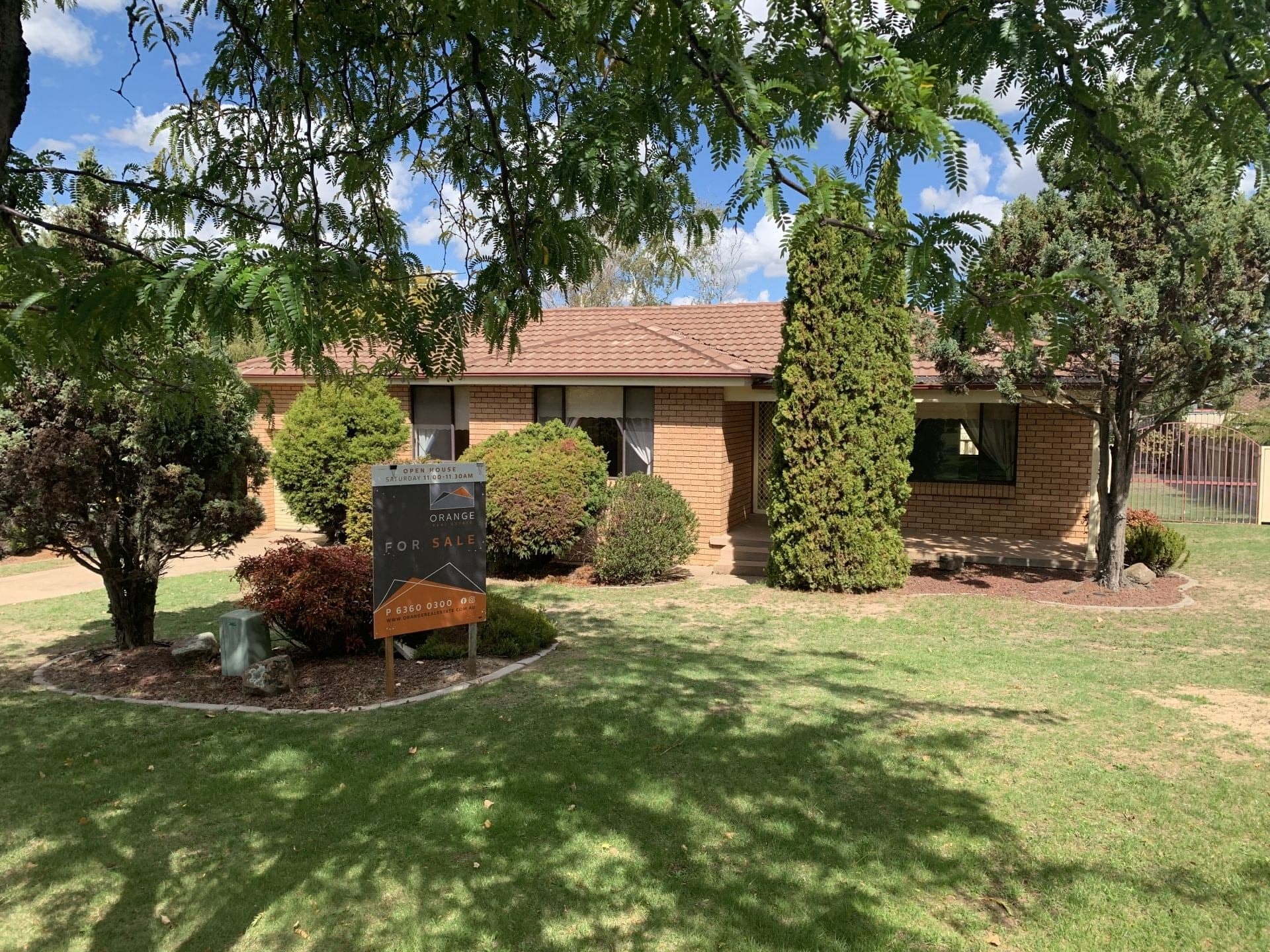 8 Settlers Close Orange NSW, Orange - Image 1