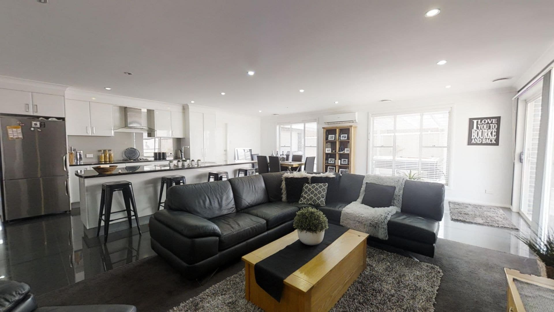 9 Molloy Drive Orange NSW, Orange - Thumbnail 2