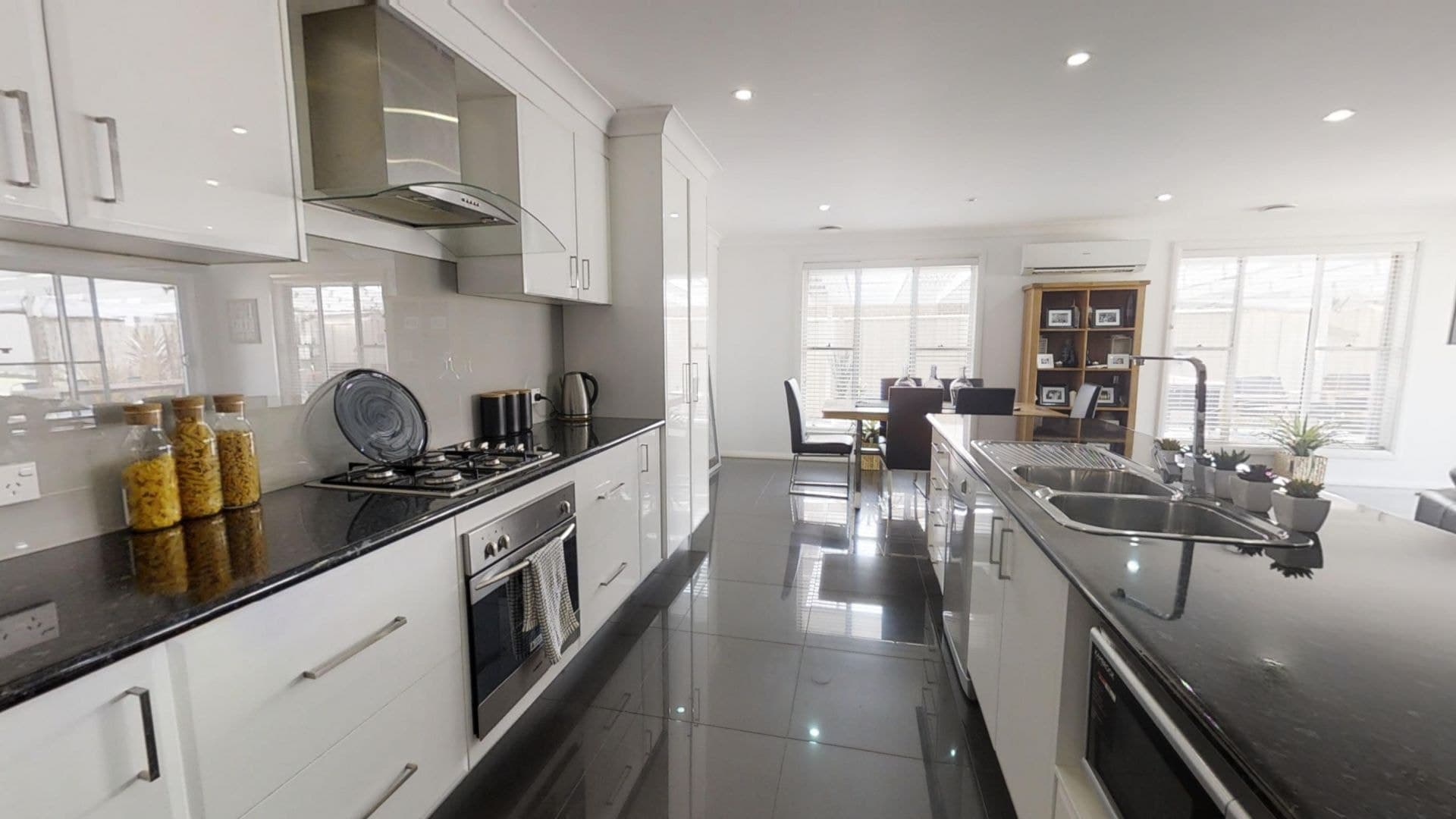 9 Molloy Drive Orange NSW, Orange - Thumbnail 8