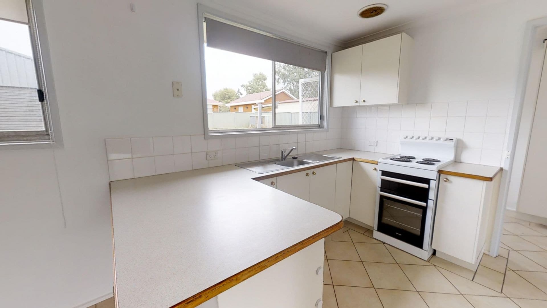 13 Matthews Avenue Orange NSW, Orange - Thumbnail 4