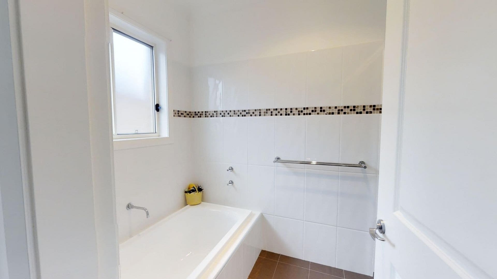 2 Candlebark Crescent Orange NSW, Orange - Thumbnail 7