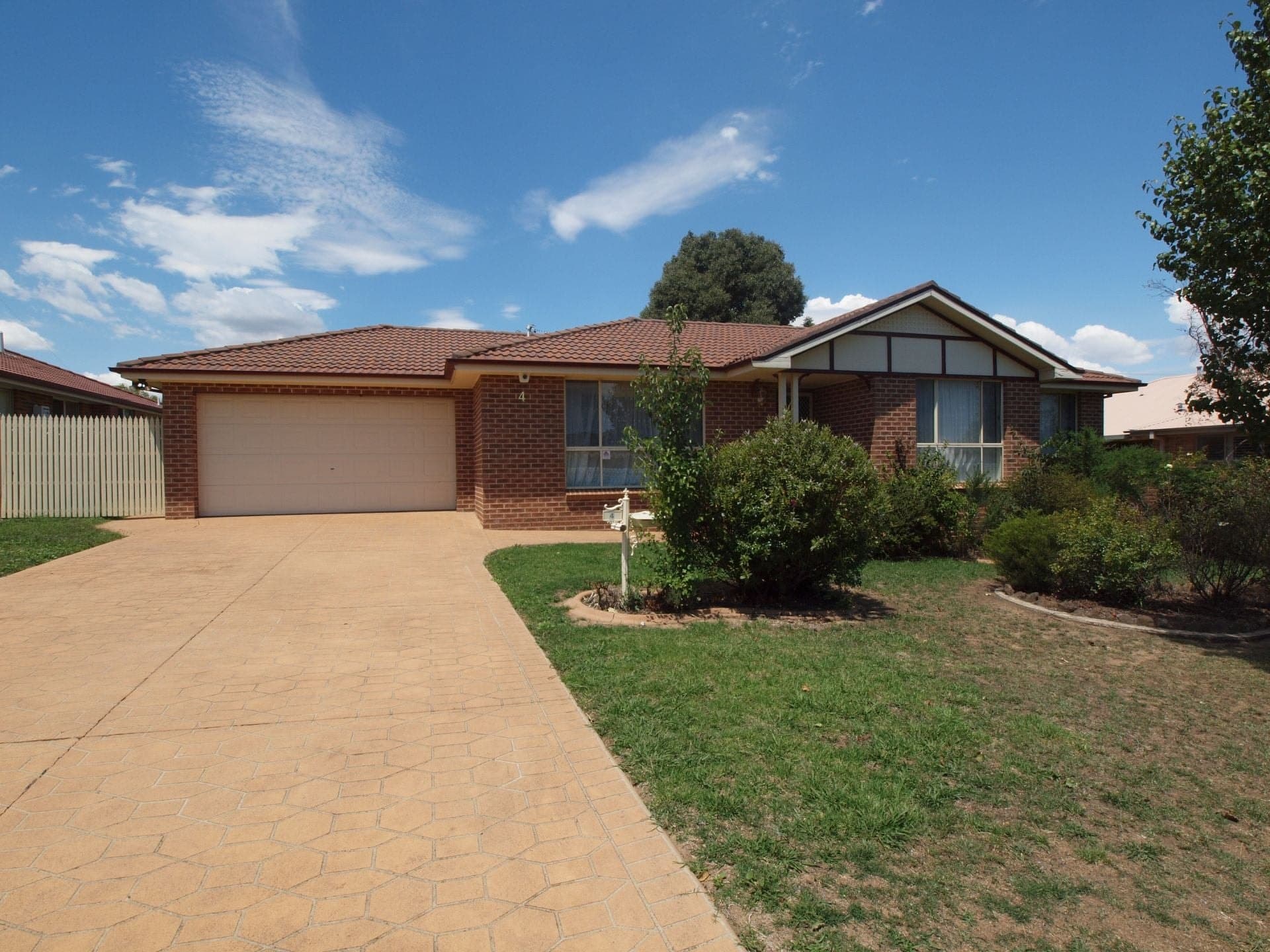 4 Magnolia Way Orange NSW, Orange - Image 1