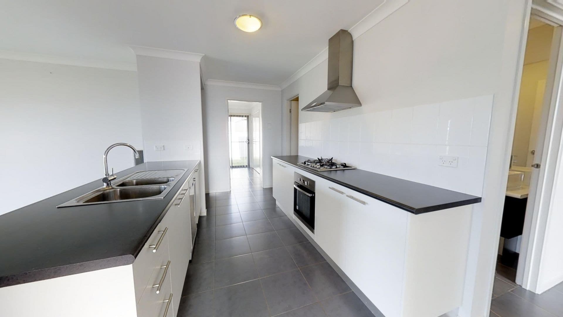 26 Molloy Drive Orange NSW, Orange - Thumbnail 3