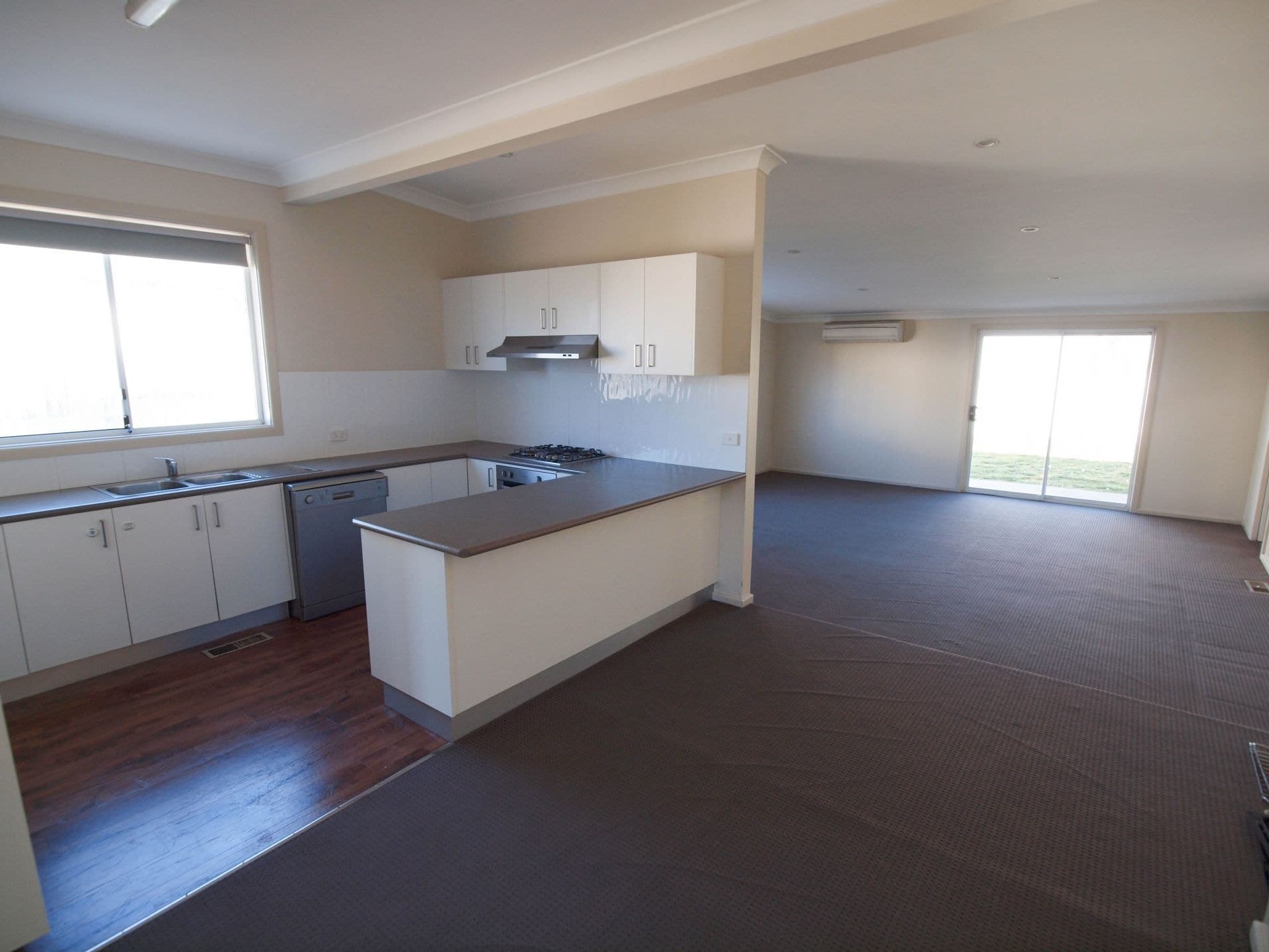 87 Kenna Street Orange NSW, Orange - Thumbnail 2