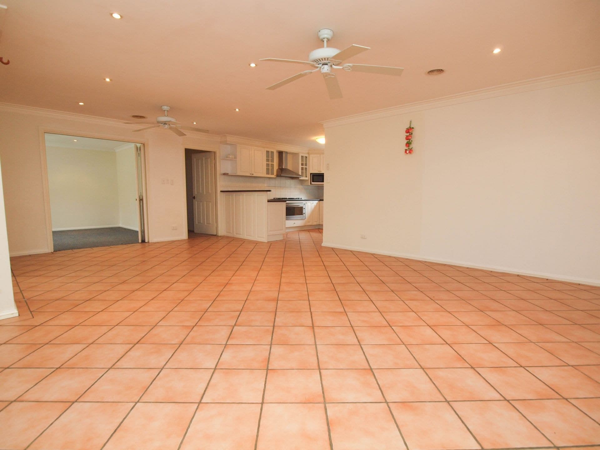 8 Niven Place Orange NSW, Orange - Thumbnail 2