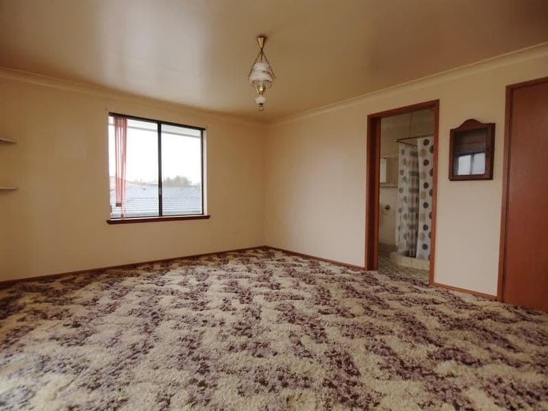 10 Boronia Crescent Orange NSW, Orange - Thumbnail 5