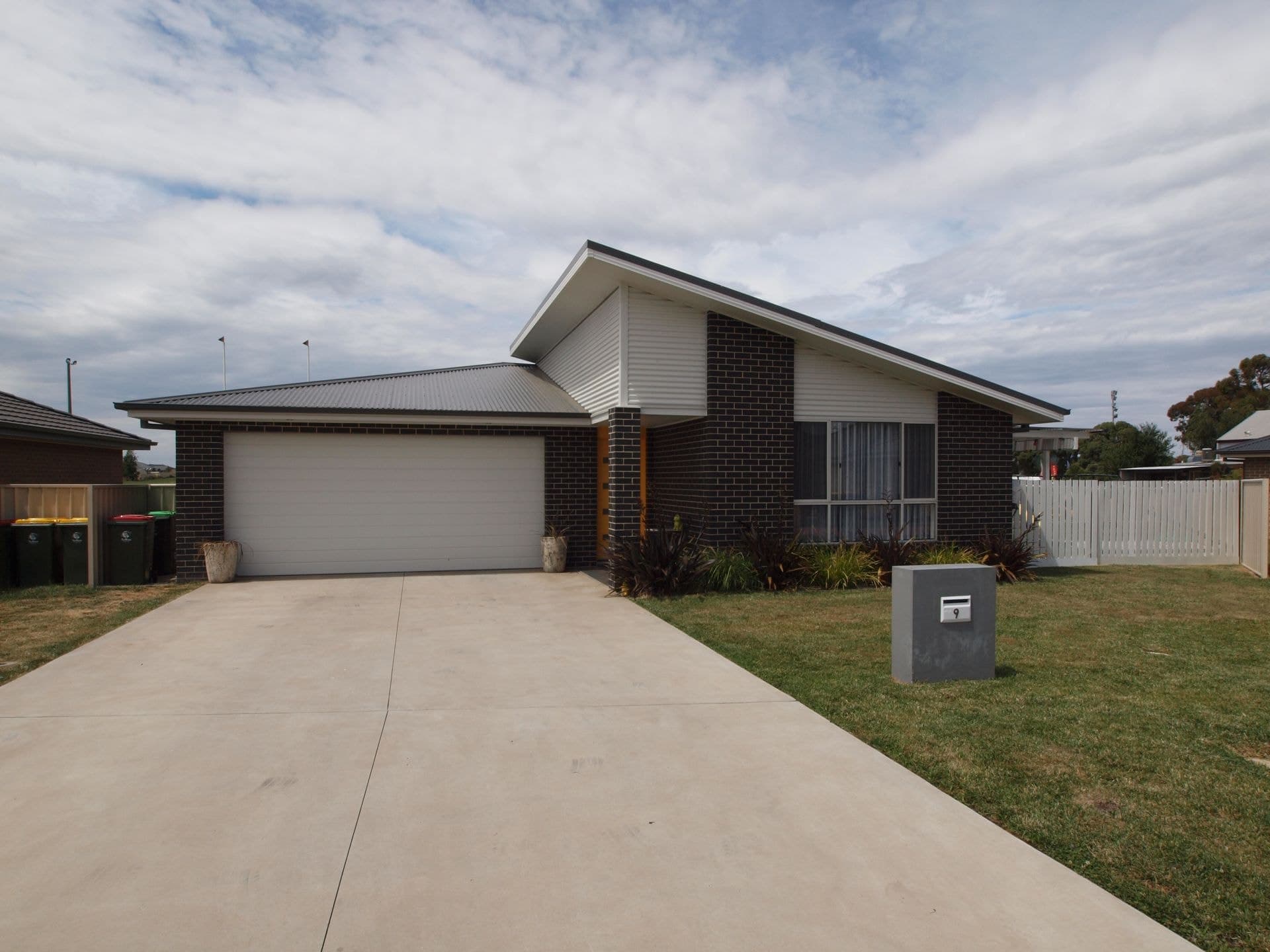 9 Onyx Place Orange NSW, Orange - Image 1