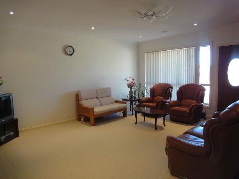 11 Holman Way ORANGE NSW, Orange - Thumbnail 4