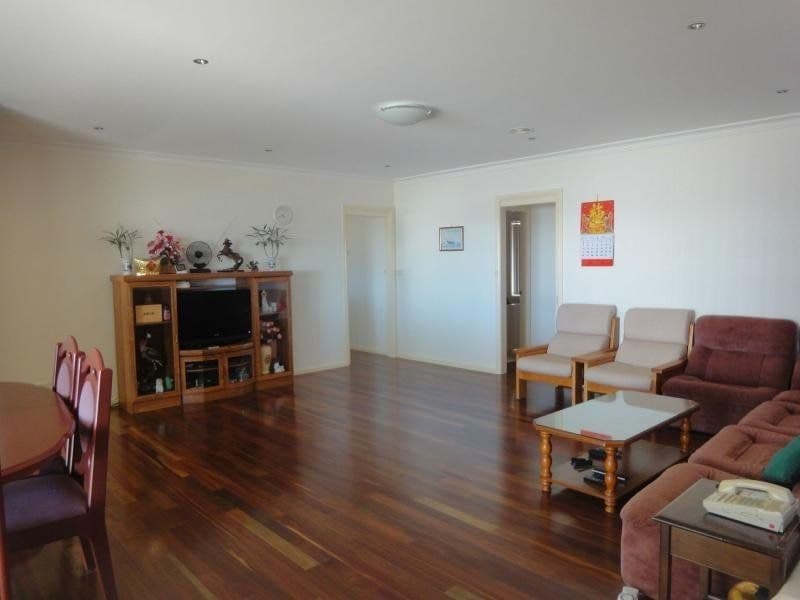 11 Holman Way ORANGE NSW, Orange - Thumbnail 5