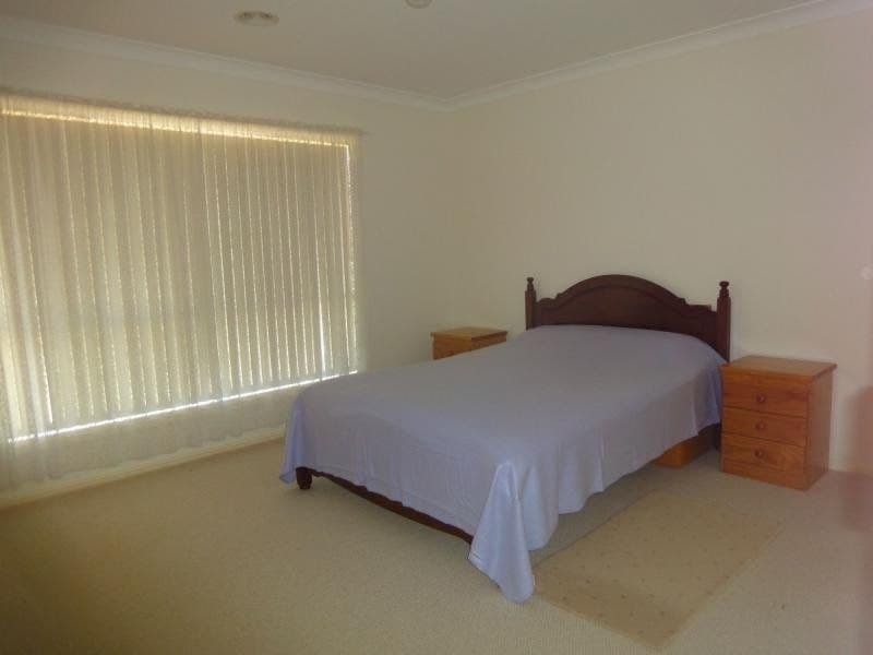 11 Holman Way ORANGE NSW, Orange - Thumbnail 6