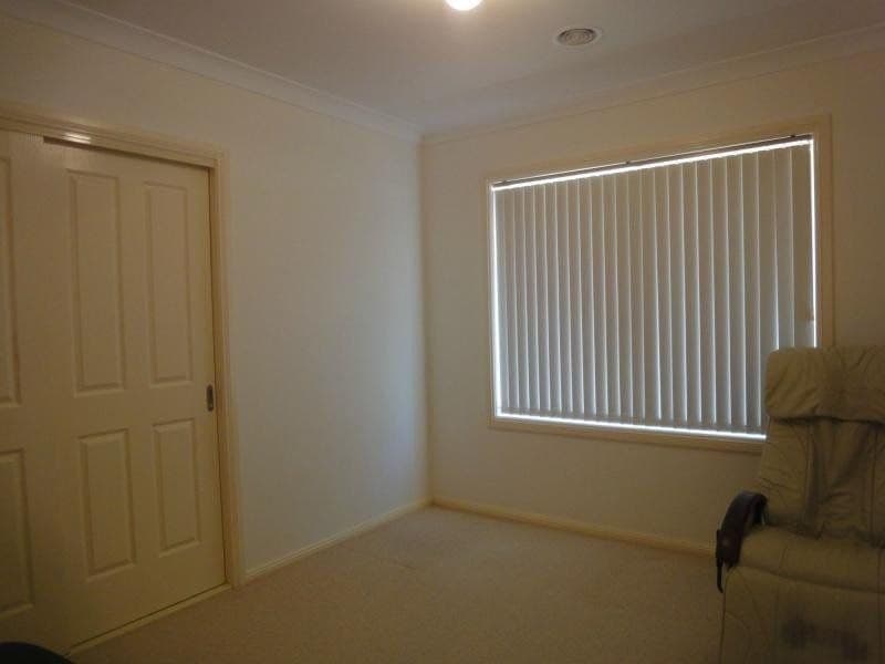 11 Holman Way ORANGE NSW, Orange - Thumbnail 8