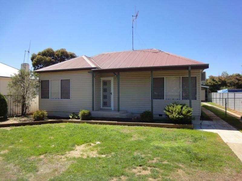 22 Endsleigh Avenue ORANGE NSW, Orange - Image 1