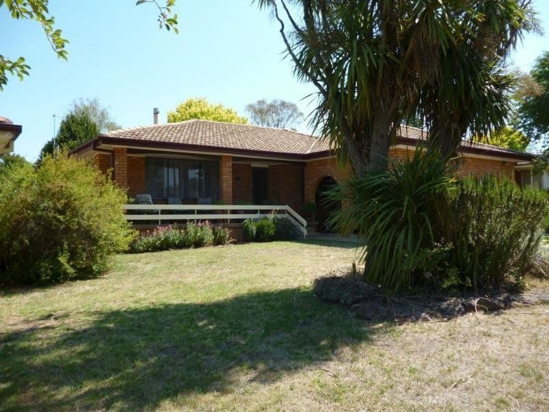 9 Benelong Place ORANGE NSW, Orange - Image 1