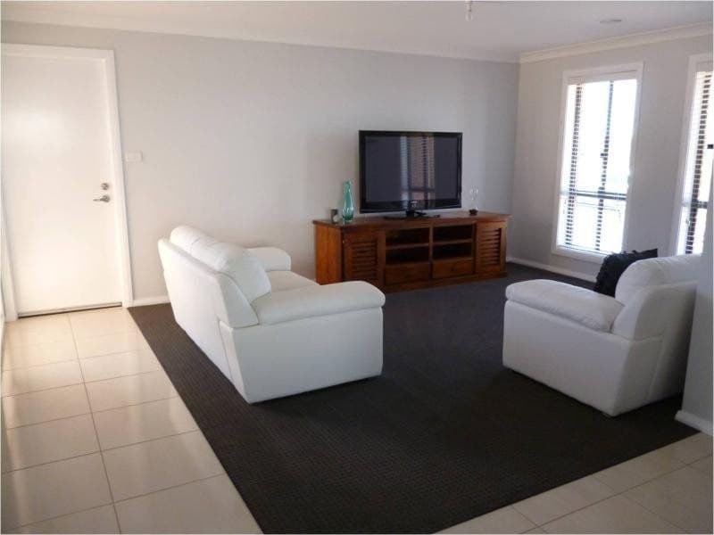 37 Pippin Way ORANGE NSW, Orange - Thumbnail 2