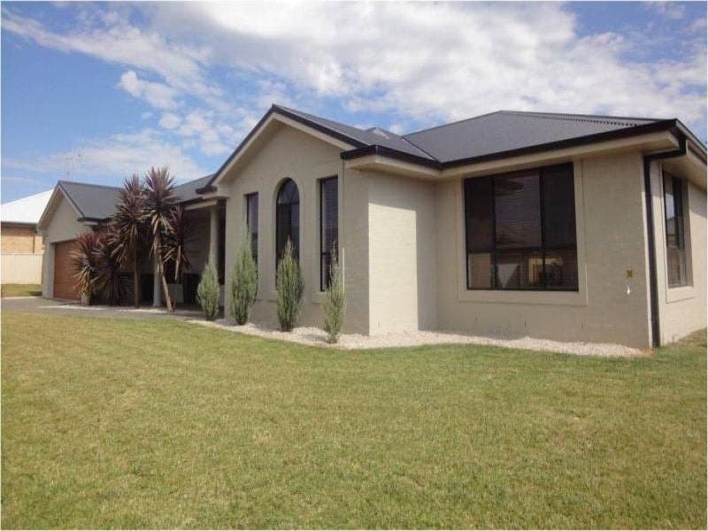3 Valencia Drive ORANGE NSW, Orange - Image 1
