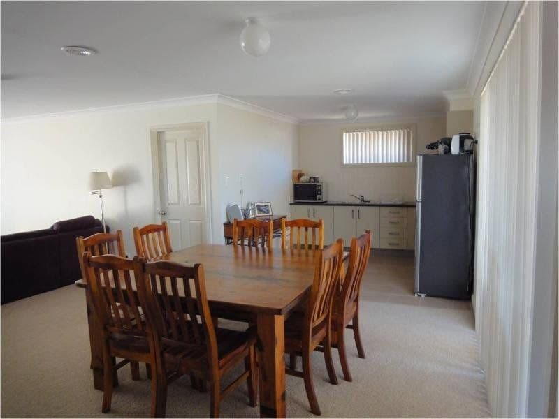 12A Botanic Way ORANGE NSW, Orange - Thumbnail 6