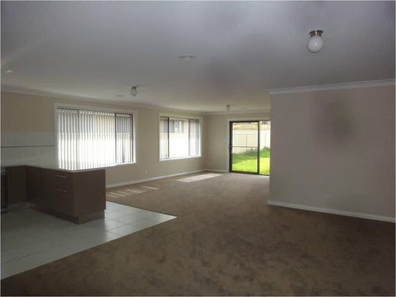 58 Diamond Drive ORANGE NSW, Orange - Thumbnail 2