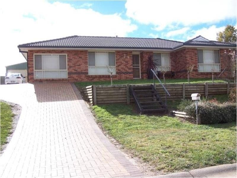 9 Honeyman Drive ORANGE NSW, Orange - Image 1