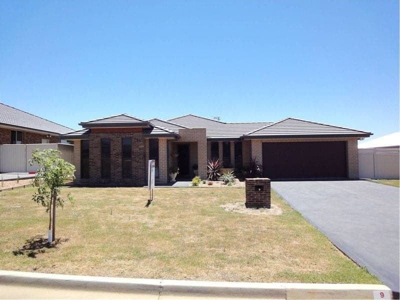 9 Sapphire Drive ORANGE NSW, Orange - Image 1