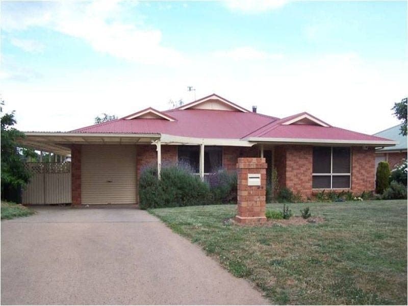 31 Torulosa Way ORANGE NSW, Orange - Image 1