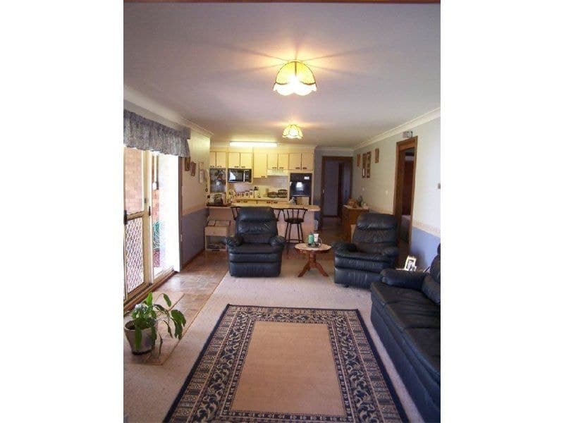 92 Sieben Drive ORANGE NSW, Orange - Thumbnail 3