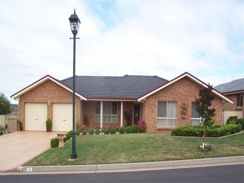 19 Olympic Drive ORANGE NSW, Orange - Image 1