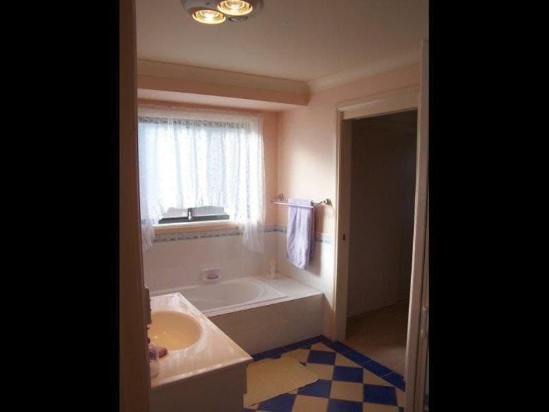 10 Marsden Place ORANGE NSW, Orange - Thumbnail 5