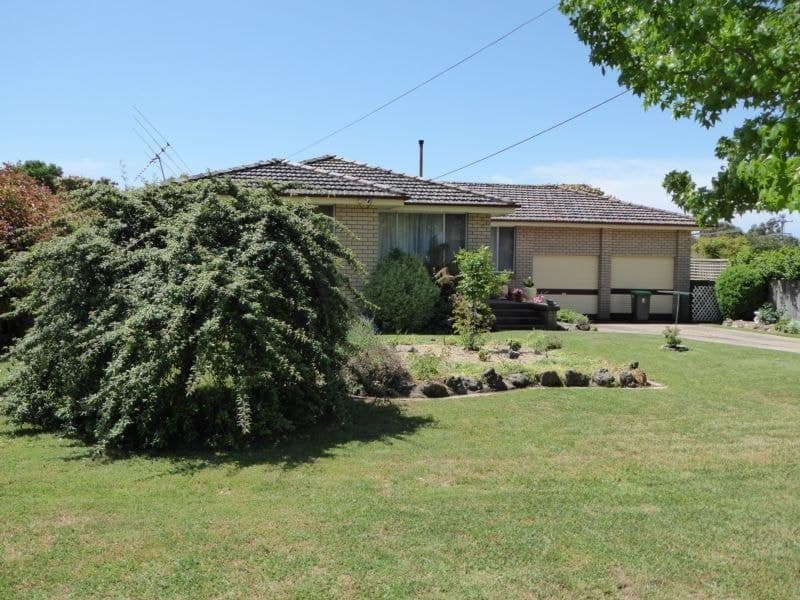 22 Benelong Place ORANGE NSW, Orange - Image 1