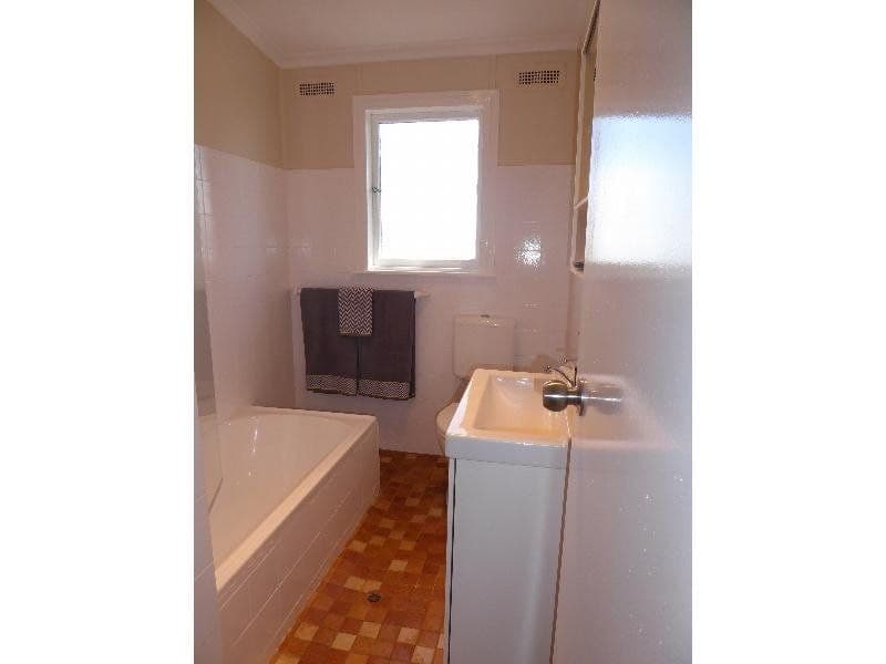86 Adina Crescent ORANGE NSW, Orange - Thumbnail 6