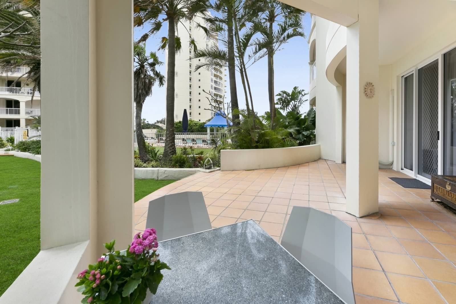 5/7-11 Elkhorn Avenue, Surfers Paradise, Surfers Paradise - Thumbnail 2