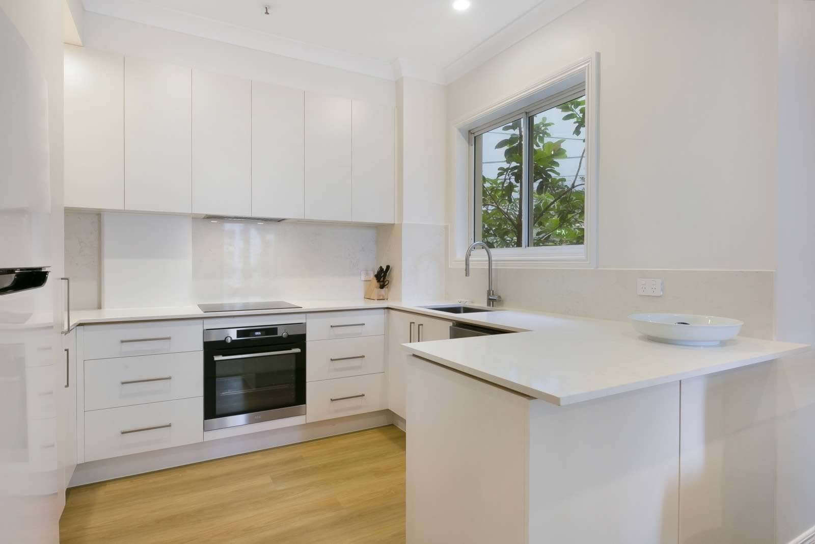 5/7-11 Elkhorn Avenue, Surfers Paradise, Surfers Paradise - Thumbnail 5