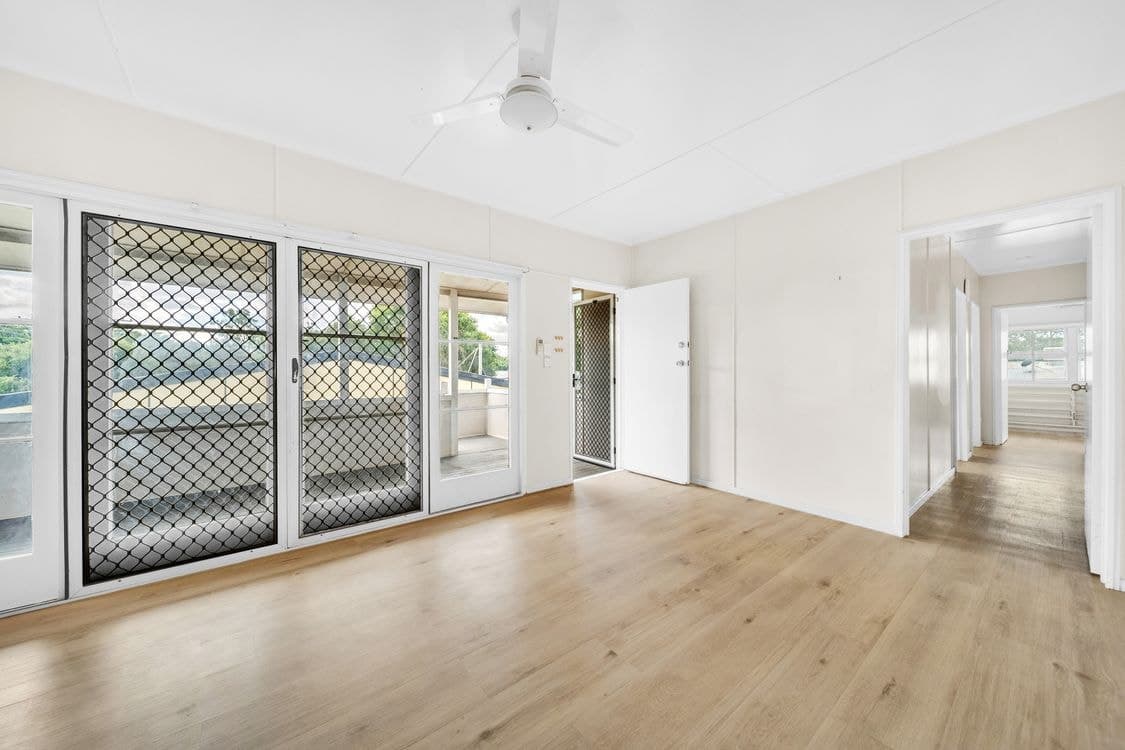 120 Hospital Road, EMERALD QLD 4720, Emerald - Thumbnail 4