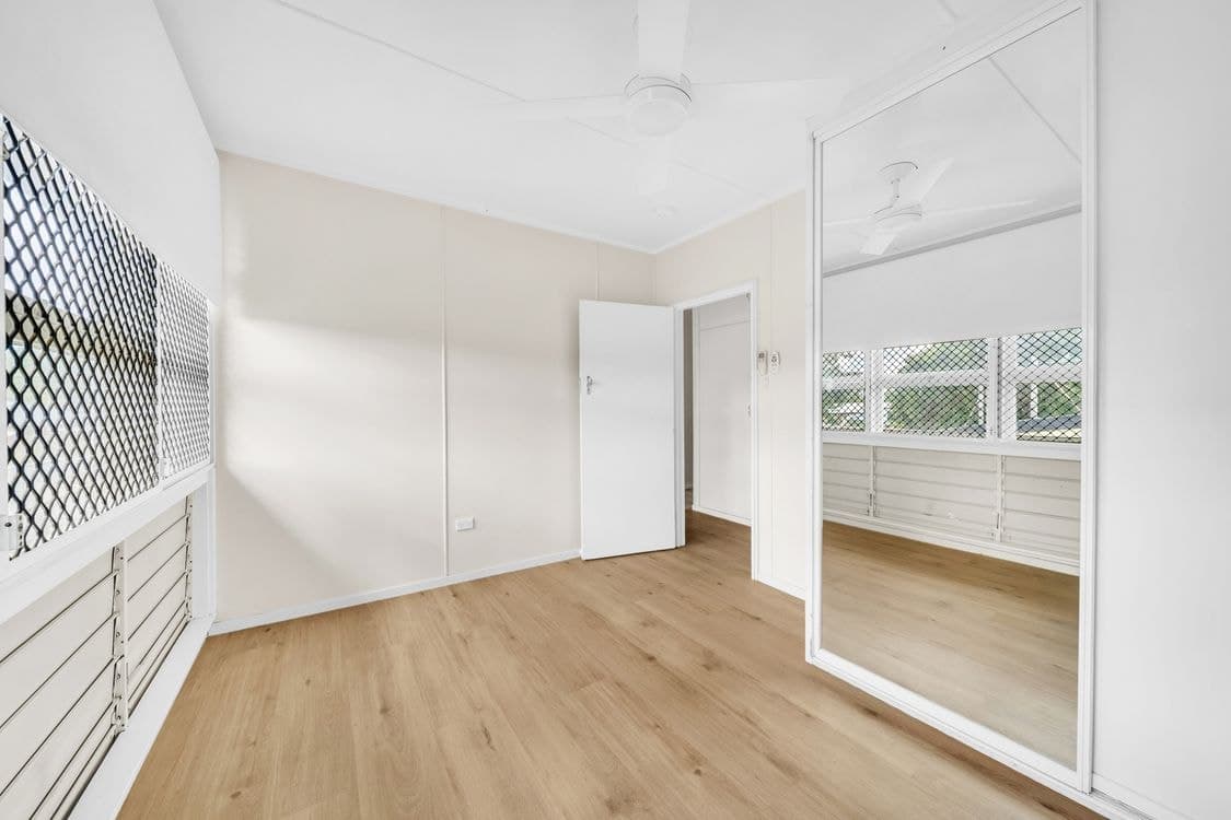 120 Hospital Road, EMERALD QLD 4720, Emerald - Thumbnail 7