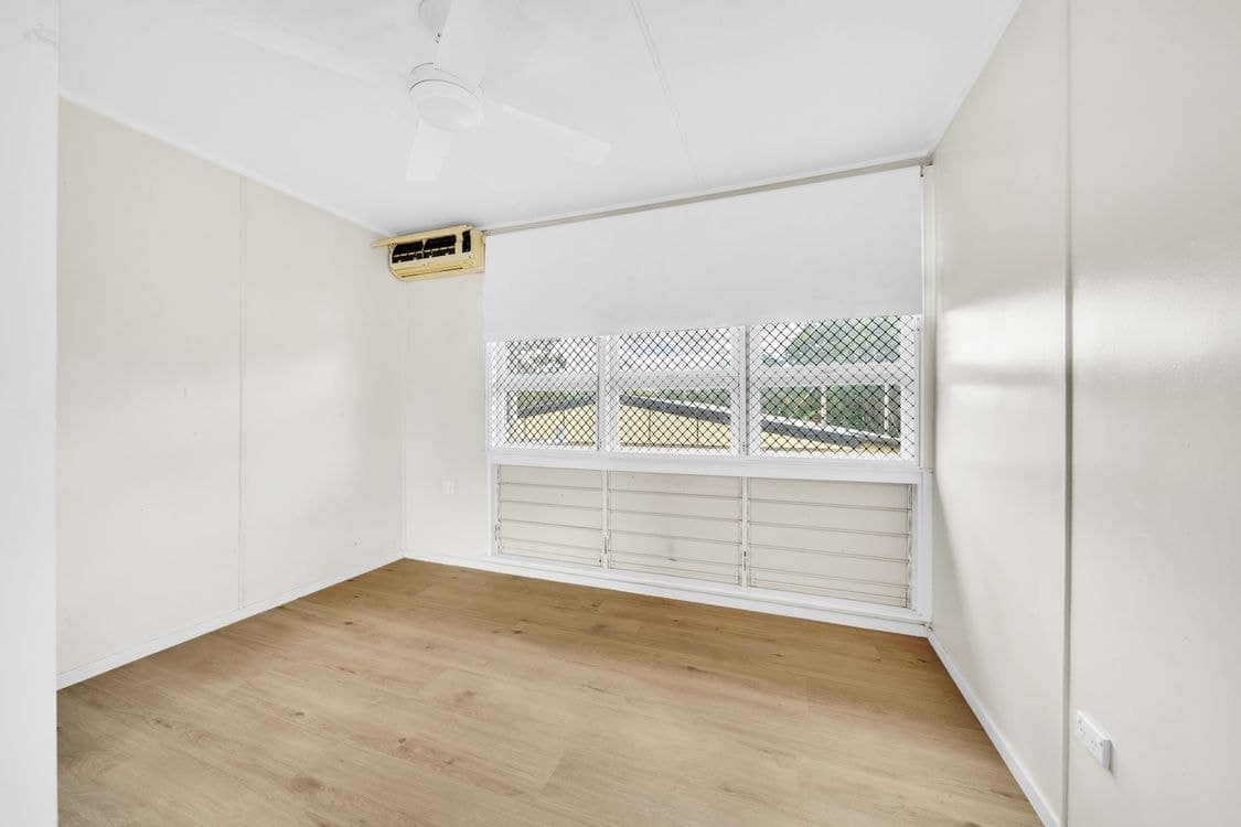 120 Hospital Road, EMERALD QLD 4720, Emerald - Thumbnail 8