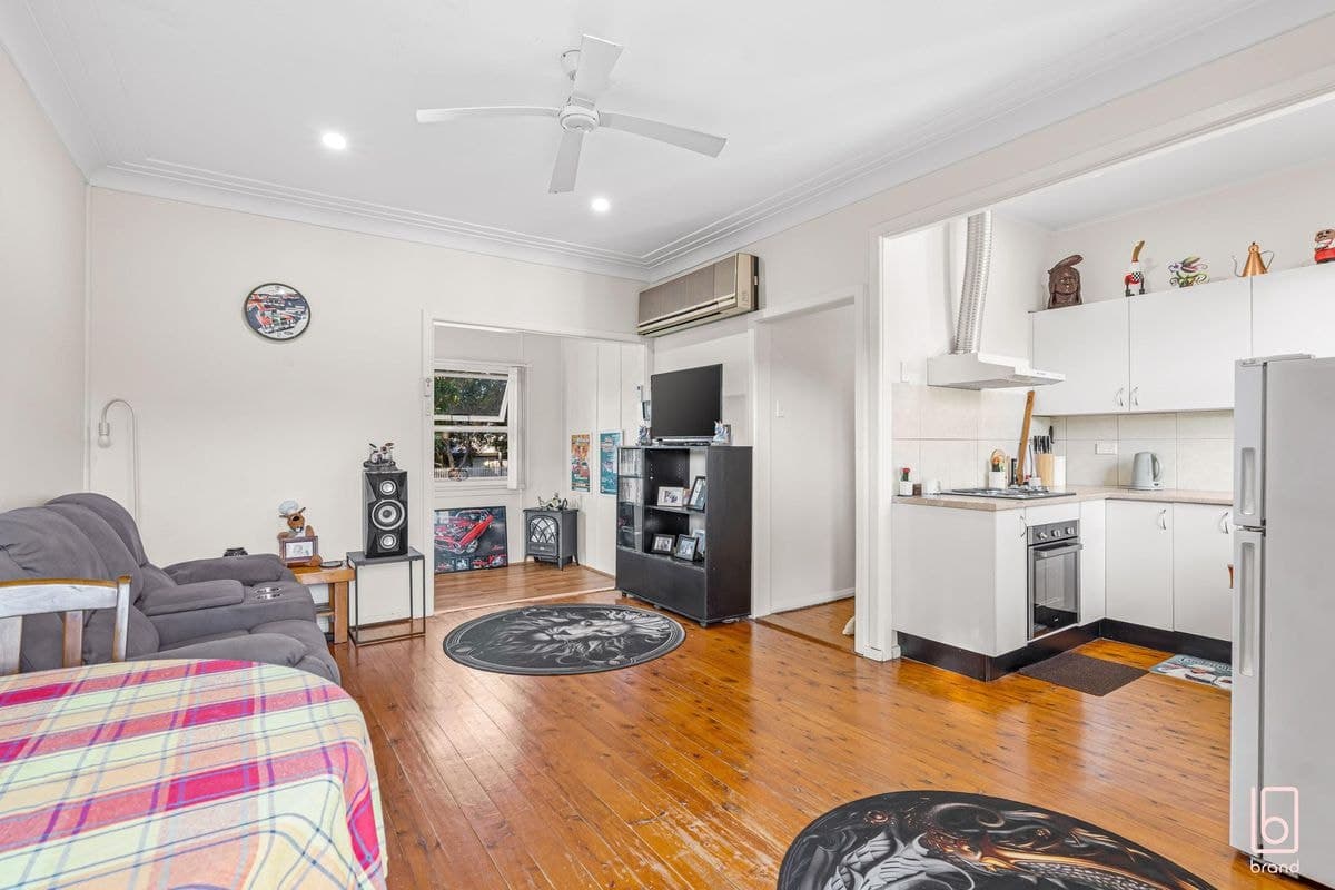 6 Brennon Road, GOROKAN, Gorokan - Thumbnail 5