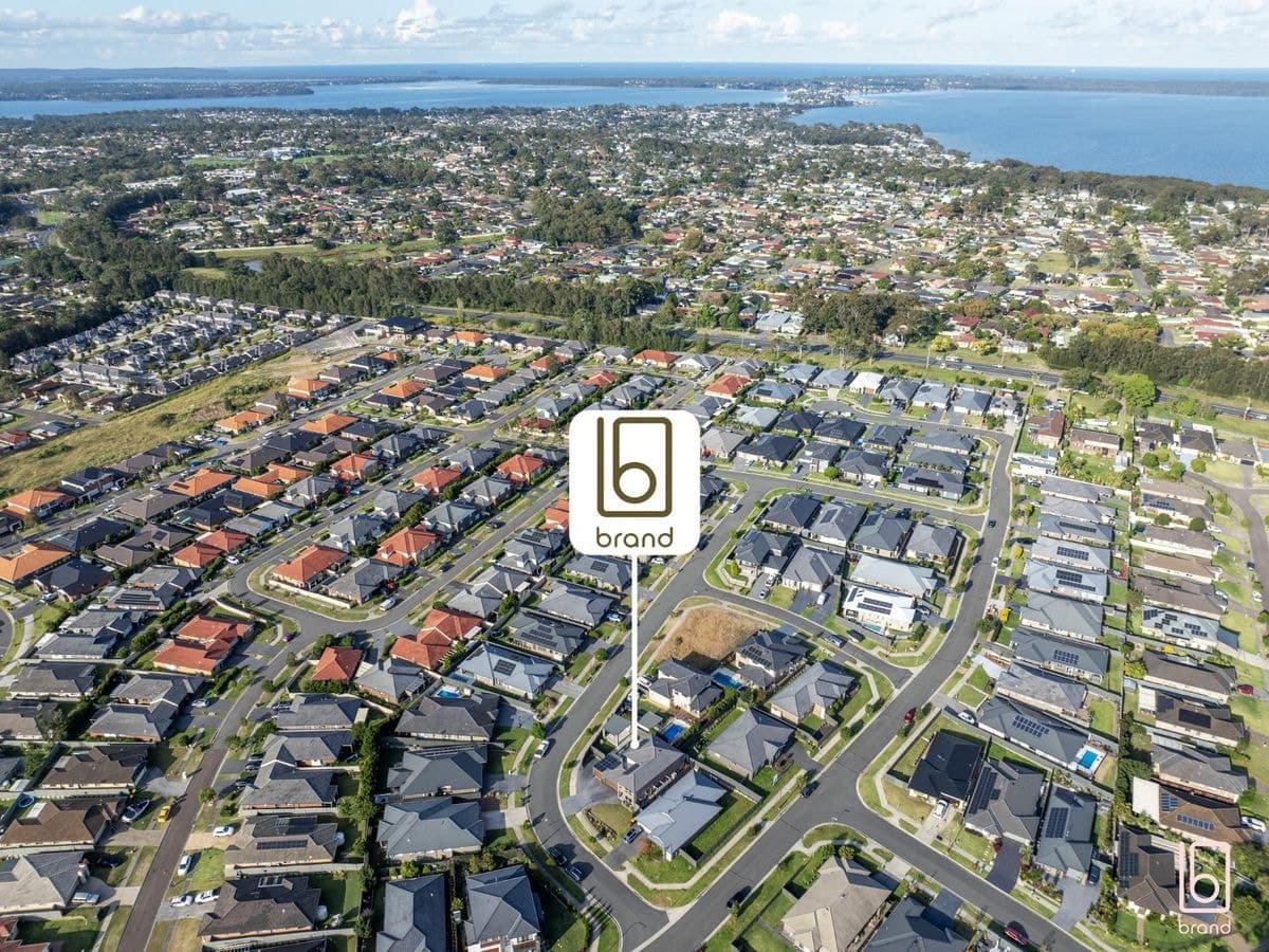 4 Freesia Way, HAMLYN TERRACE, Hamlyn Terrace - Image 1