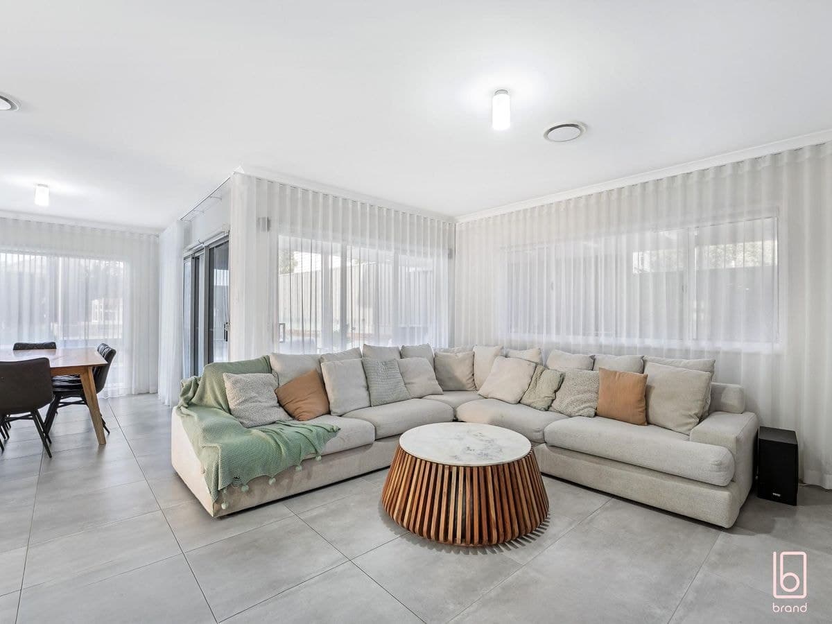 4 Freesia Way, HAMLYN TERRACE, Hamlyn Terrace - Thumbnail 7