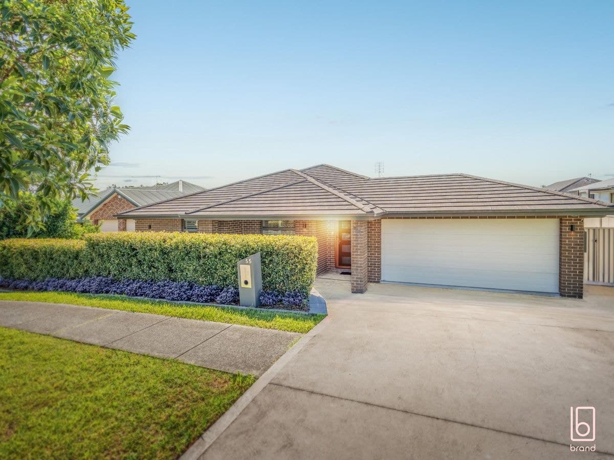 55 Mataram Road, WOONGARRAH, Woongarrah - Thumbnail 2