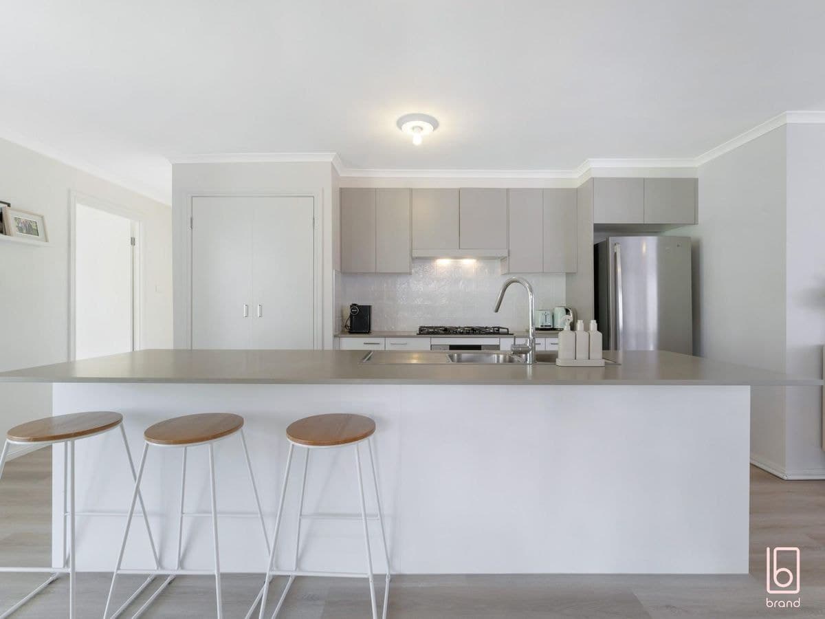 19 Bayberry Avenue, WOONGARRAH, Woongarrah - Thumbnail 4