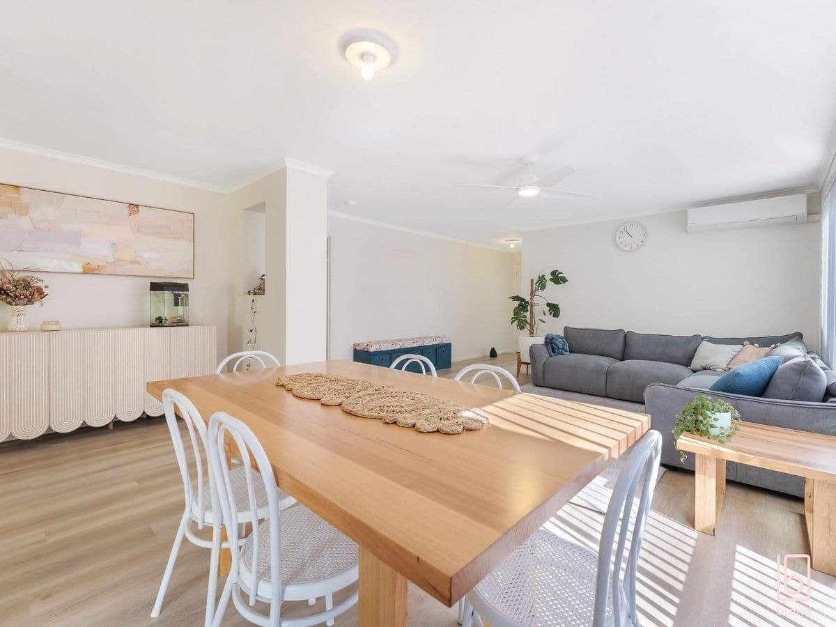 19 Bayberry Avenue, WOONGARRAH, Woongarrah - Thumbnail 5