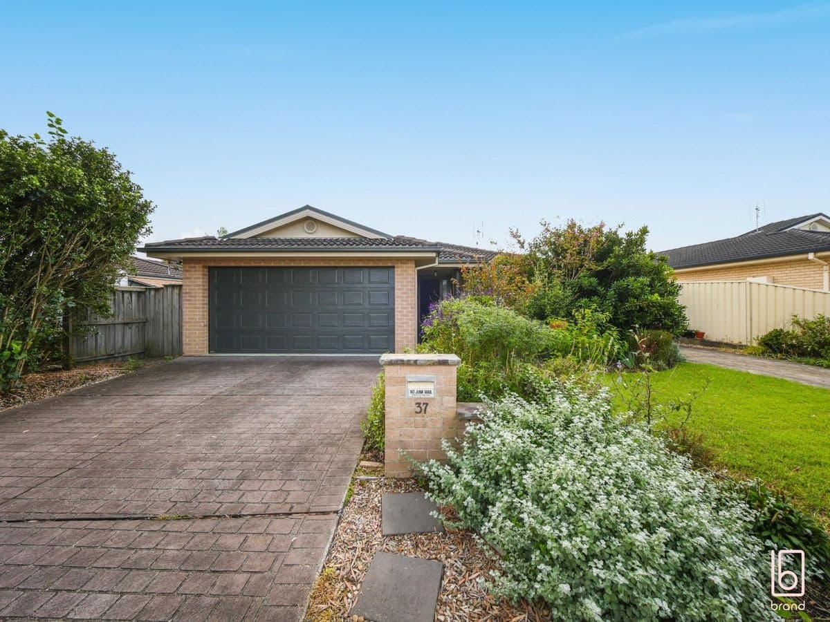 37 Marsden Road, BLUE HAVEN, Blue Haven - Thumbnail 3