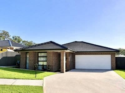 5 Cooyal Avenue, WOONGARRAH, Woongarrah - Thumbnail 2