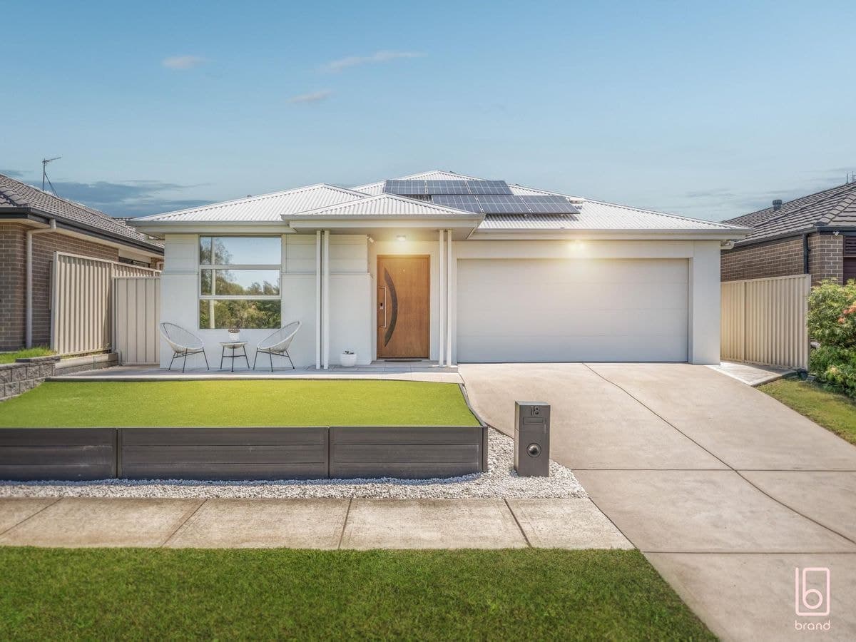 18 Eleanor Close, HAMLYN TERRACE, Hamlyn Terrace - Thumbnail 2