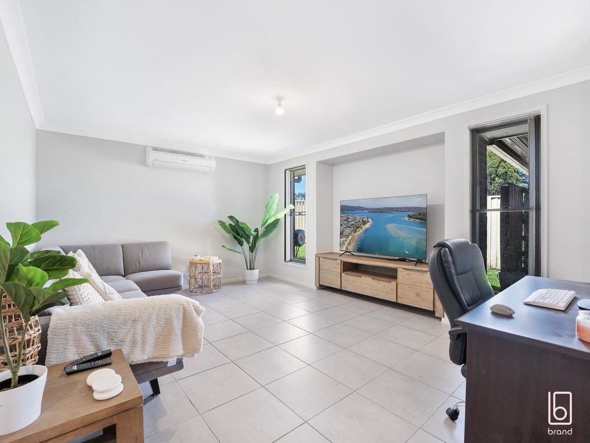 33 Cadonia Road, TUGGERAWONG, Tuggerawong - Thumbnail 4