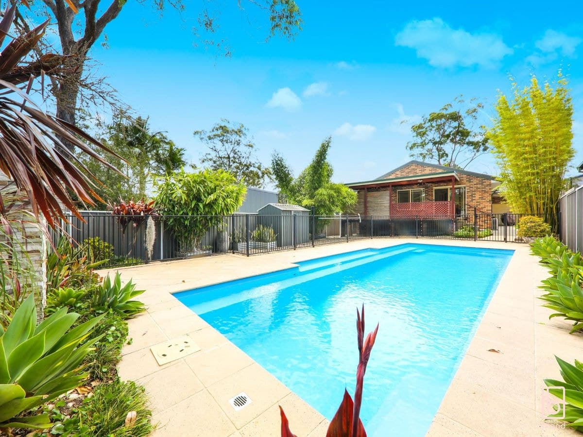 17 Turner Close, BLUE HAVEN, Blue Haven - Thumbnail 3